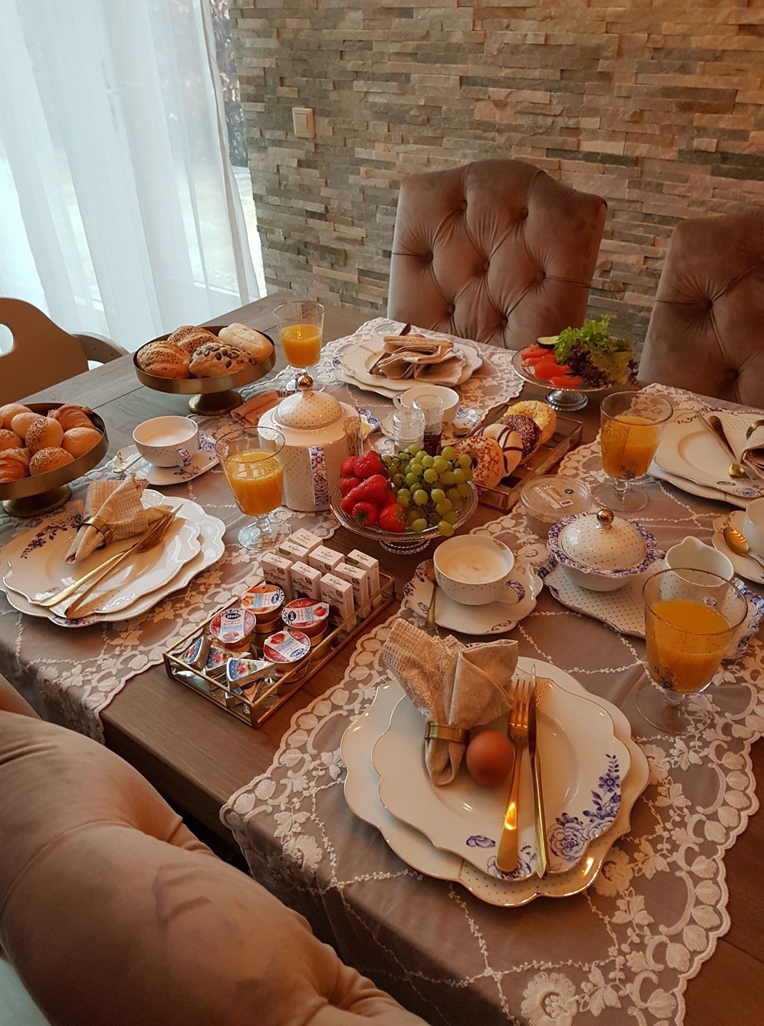 Beautiful breakfast table deals