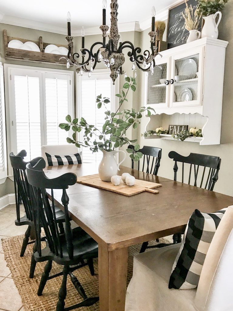 Grain_and_Frame_Are-Farmhouse-Tables-In-Style_11_Farmhouse Tables Can Fit With Any Décor