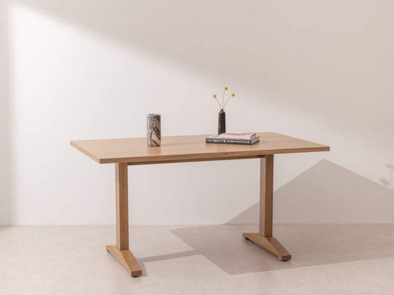Light solid oak Dining Table 02